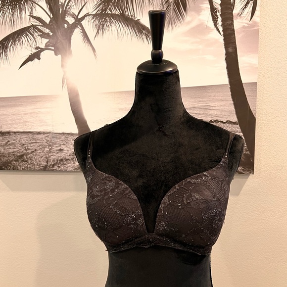 VICTORIA’S SECRET - BIOFIT black lace bra - 34DD - Picture 2 of 12